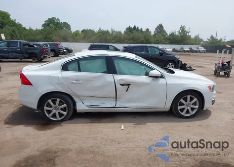 2016 Volvo S60 Premier из США, поврежденный, VIN YV126MFK4G2412051